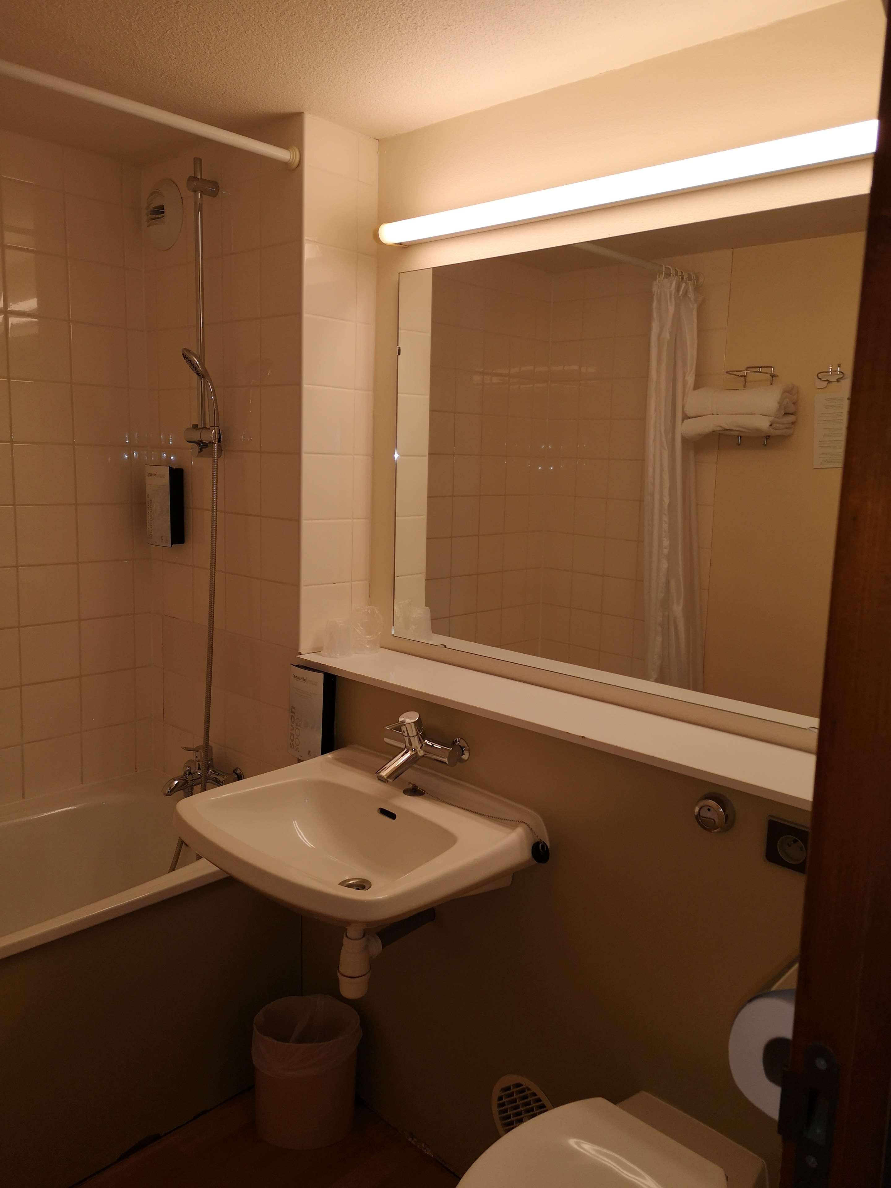 Campanile Angers Ouest - Beaucouze Otel Dış mekan fotoğraf