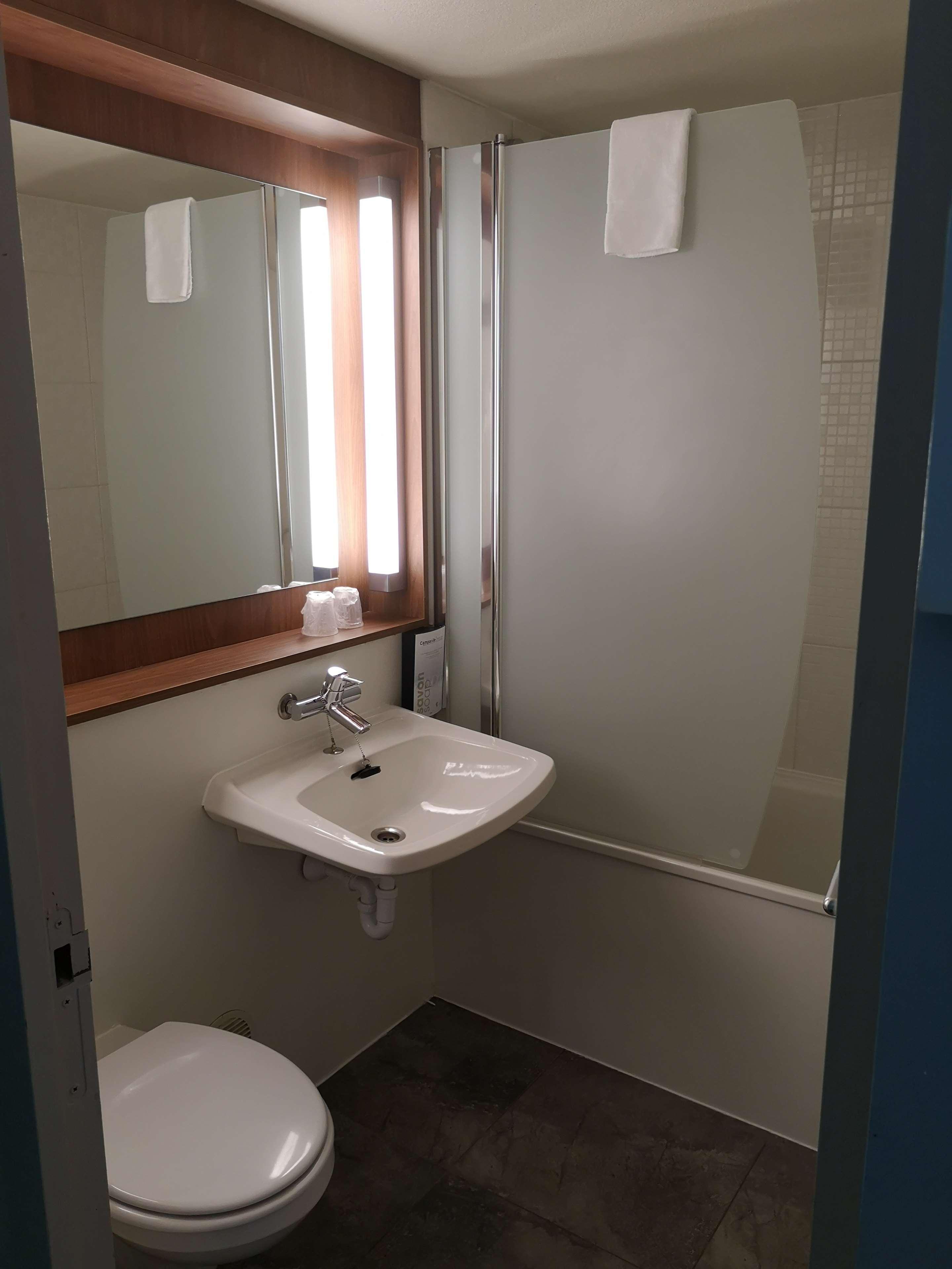 Campanile Angers Ouest - Beaucouze Otel Dış mekan fotoğraf